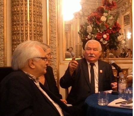 Friends_of_S Foto (Jean-Yves POTEL) (avec Lech Wałesa a l'Ambassade de Pl a Paris 31 aout 2015